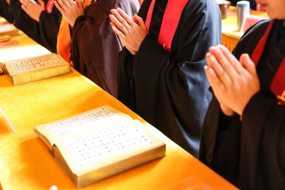 �ܽ�Ե����ɨ��ǰѩ��������Ե��